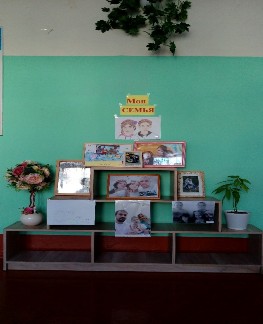 p124_vyistavkarisunkovifotografiymoyasem-ya.jpg